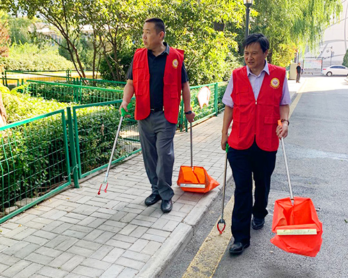 市政協領導與集團領導在晉安三號院進行創城活動